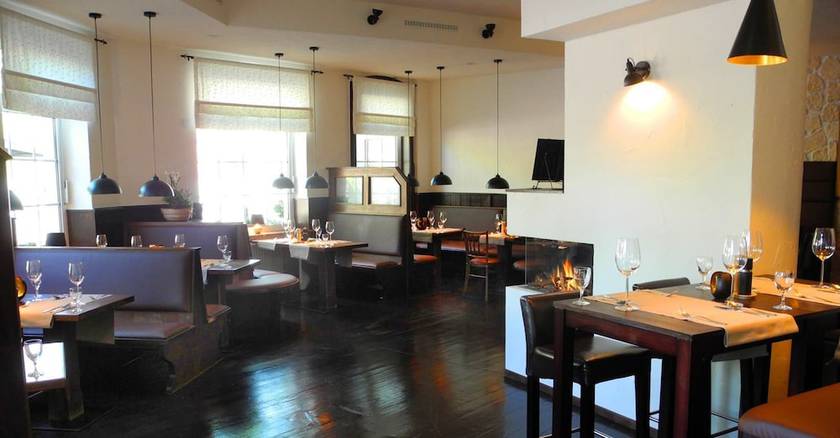 Imagen del bar/restaurante del MediTerra Hotel and Restaurant. Foto 4