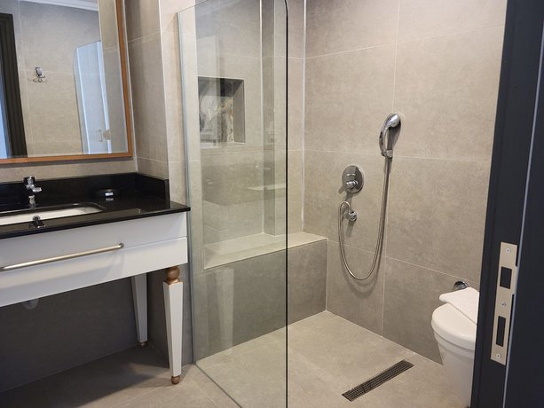 Imagen de la habitación del Mediteran Hotel. Foto 10