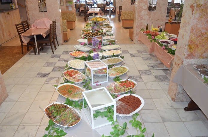 Imagen del bar/restaurante del Megas Hotel. Foto 4