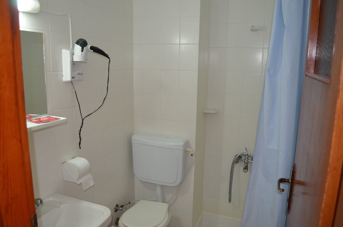Imagen de la habitación del Megas Hotel. Foto 10