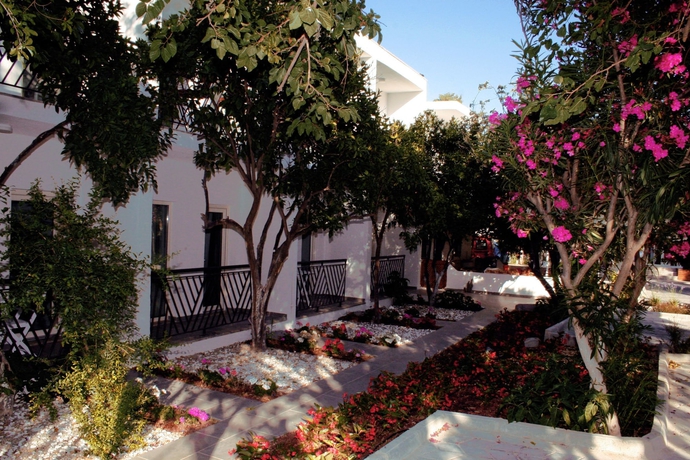 Imagen de los exteriores del Meggs Bodrum Beach Hotel. Foto 18