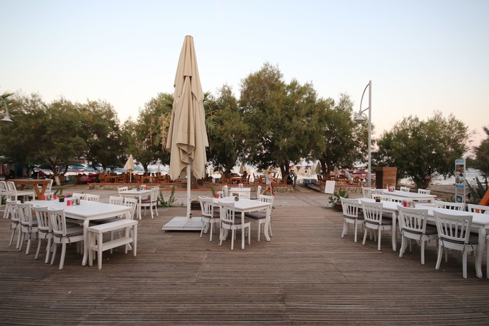 Imagen del bar/restaurante del Meggs Bodrum Beach Hotel. Foto 5