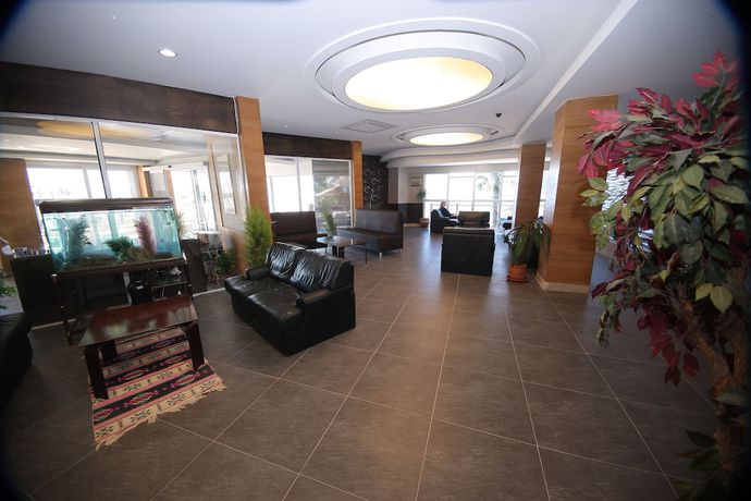 Imagen de los interiores del Mehtap Beach Hotel. Foto 9