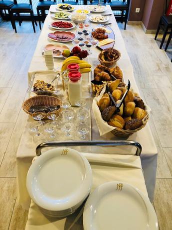 Imagen del bar/restaurante del Mein Palace Hotel. Foto 7