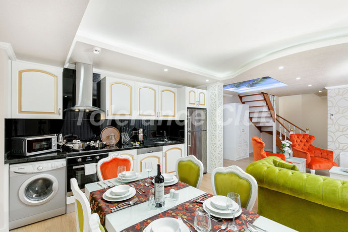 Imagen de los interiores del Melda Palace. Foto 11