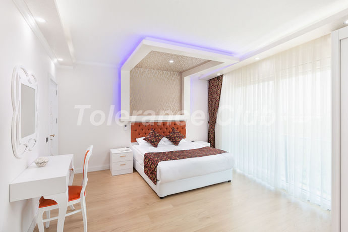 Imagen de los interiores del Melda Palace. Foto 15