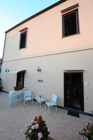 Imagen de los exteriores del Melrose Relais. Foto 4