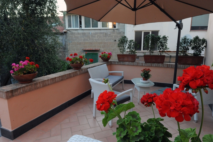 Imagen de los exteriores del Melrose Relais. Foto 8