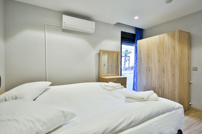 Imagen de la habitación del Mene Suites. Foto 5