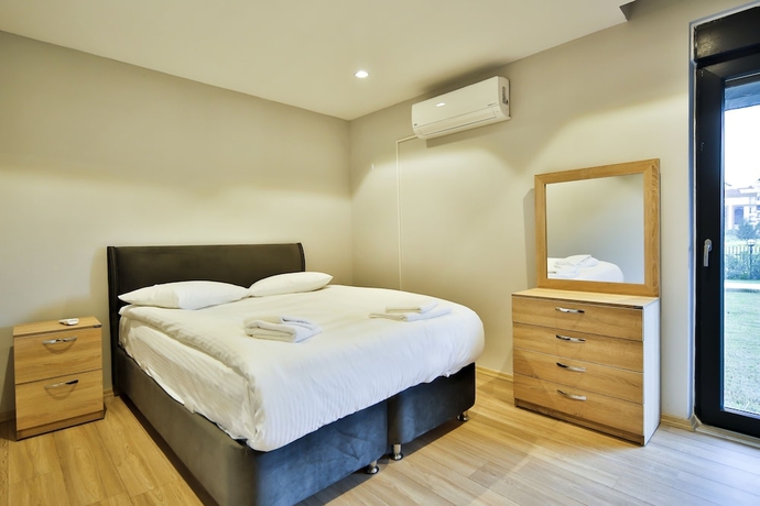 Imagen de la habitación del Mene Suites. Foto 8