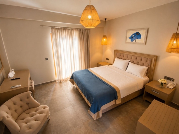 Imagen de la habitación del Mercans Bodrum Beach Hotel. Foto 6