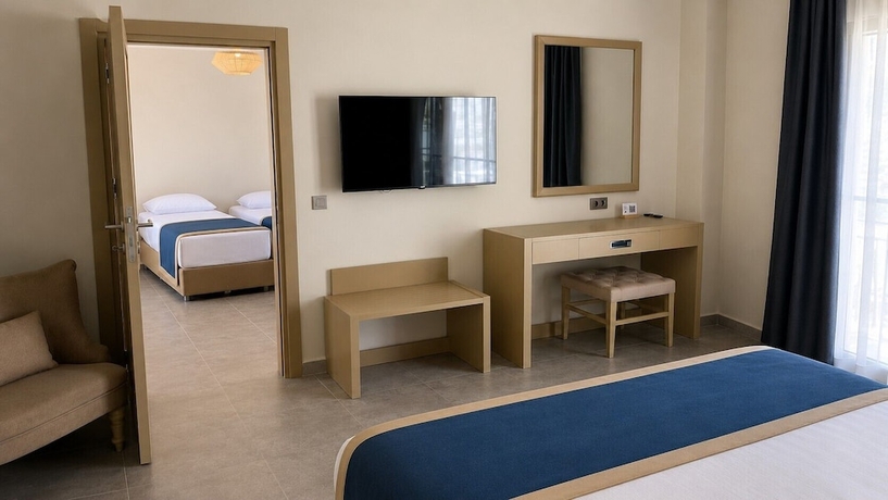 Imagen de la habitación del Mercans Bodrum Beach Hotel. Foto 9