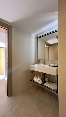 Imagen de la habitación del Mercans Bodrum Beach Hotel. Foto 15