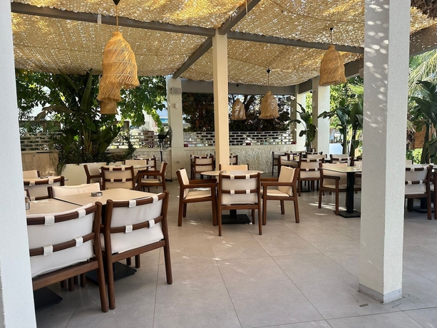 Imagen del bar/restaurante del Mercans Bodrum Beach Hotel. Foto 3