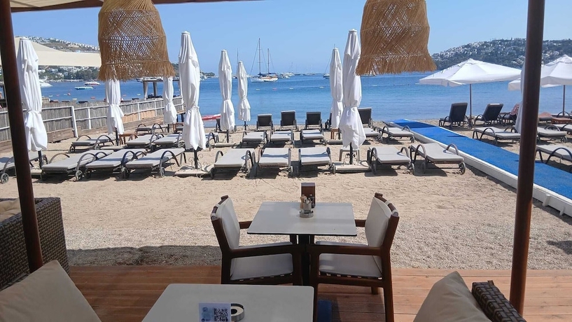 Imagen del bar/restaurante del Mercans Bodrum Beach Hotel. Foto 5