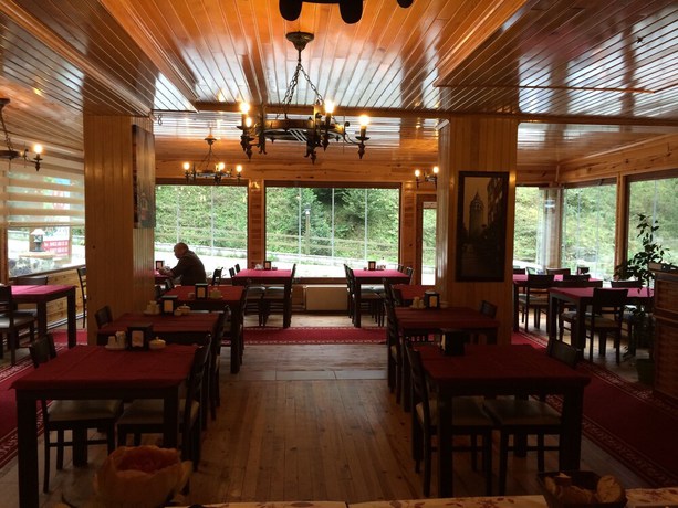 Imagen del bar/restaurante del Meric Hotel. Foto 6