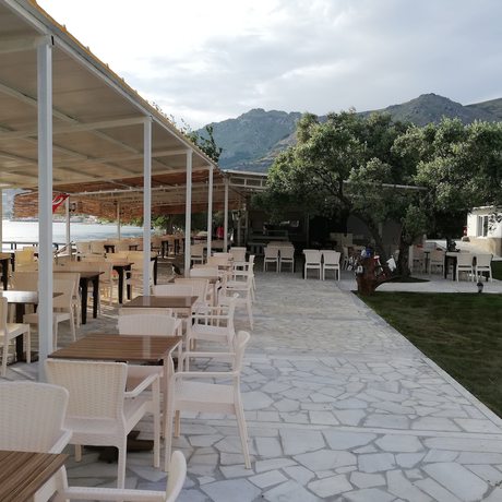 Imagen del bar/restaurante del Mermer Beach Hotel. Foto 5