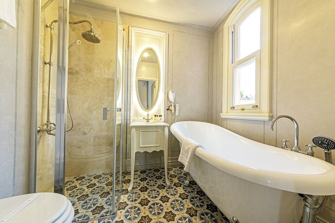 Imagen de la habitación del Meroddi Barnathan Hotel, Beyoglu. Foto 15