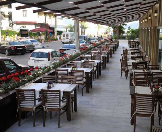 Imagen del bar/restaurante del Mert Seaside Hotel. Foto 4