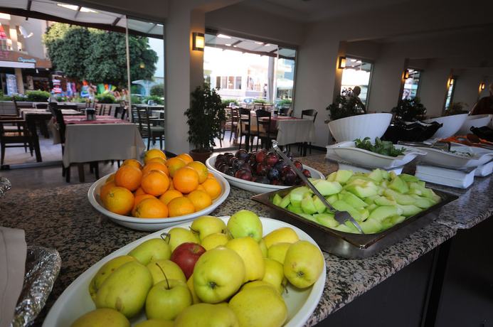 Imagen del bar/restaurante del Mert Seaside Hotel. Foto 5