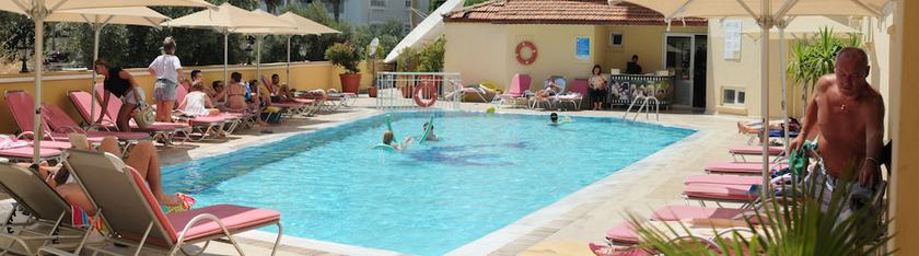 Imagen de la piscina del Mert Seaside Hotel. Foto 18
