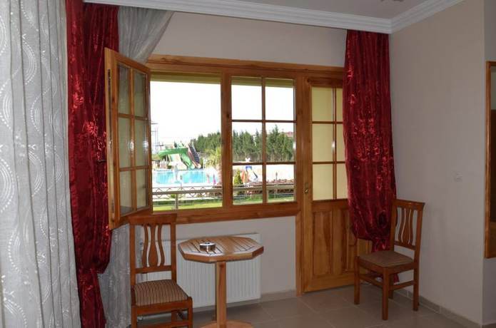 Imagen de la habitación del Mertur Hotel. Foto 17