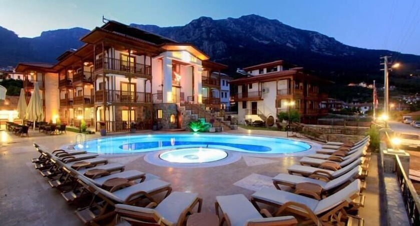 Imagen de la piscina del Mervehan Residence Hotel. Foto 20