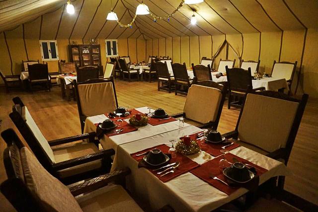 Imagen del bar/restaurante del Merzouga Luxury Bivouac. Foto 5