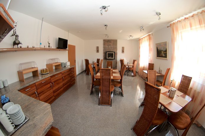 Imagen del bar/restaurante del Messe-Hotel Waldruhe. Foto 5