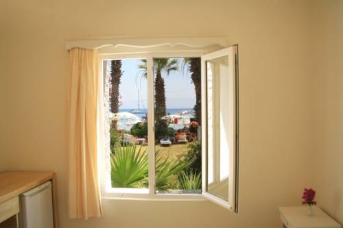 Imagen de la habitación del Meteor Beach Hotel. Foto 5