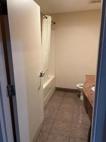 Imagen general del Metro Inn & Suites. Foto 12