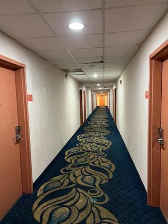 Imagen general del Metro Inn & Suites. Foto 16