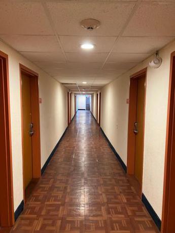 Imagen general del Metro Inn & Suites. Foto 17