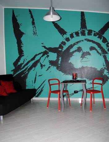 Imagen de los interiores del Metropolis Rooms and Services. Foto 13