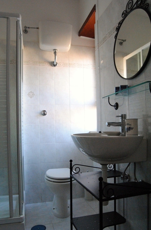 Imagen de la habitación del Metropolis Rooms and Services. Foto 9