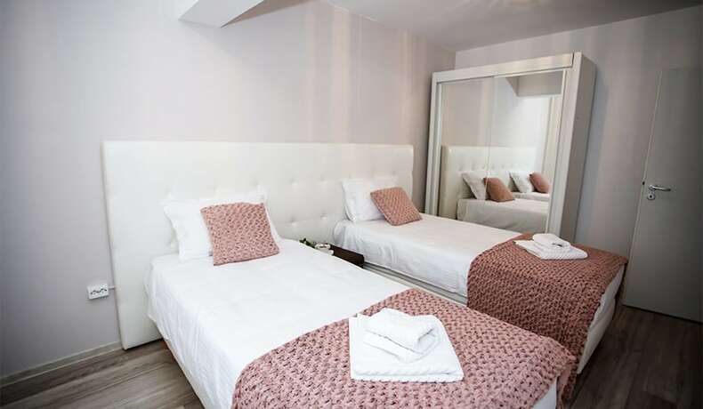 Imagen de la habitación del Metropolitan Iassium Luxury Suites. Foto 22