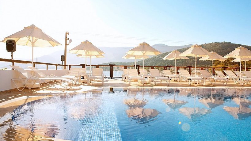 Imagen de la piscina del Mi Casa Beach Hotel. Foto 13