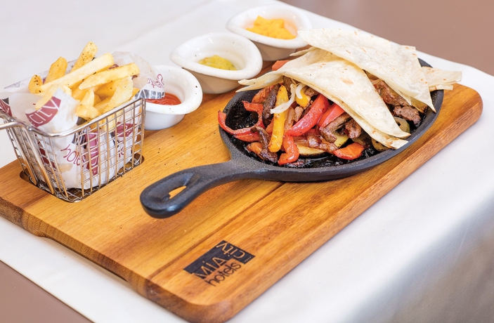 Imagen del bar/restaurante del Mia City Hotel. Foto 2