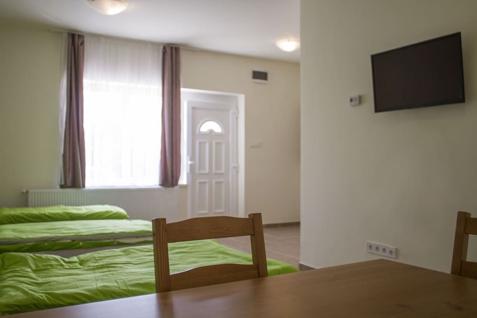 Imagen de la habitación del Microstore Airport Panzio. Foto 6