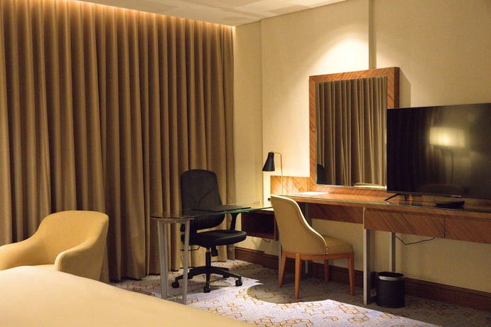 Imagen de la habitación del Midpoint Hotel. Foto 14