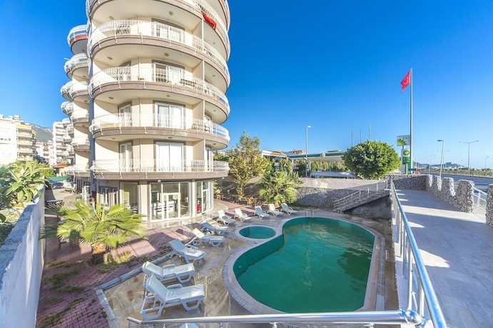 Imagen de la piscina del Milano Beach Family Hotel. Foto 18