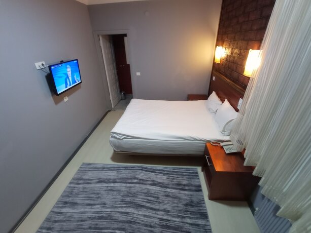 Imagen de la habitación del Milenyum House Suite. Foto 18