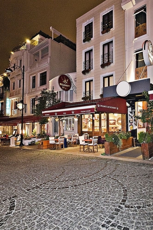 Imagen de la habitación del Millennium Suites. Foto 6