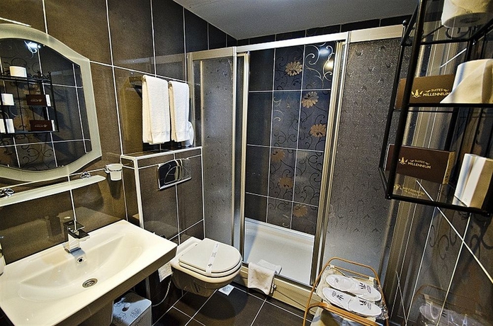 Imagen de la habitación del Millennium Suites. Foto 9