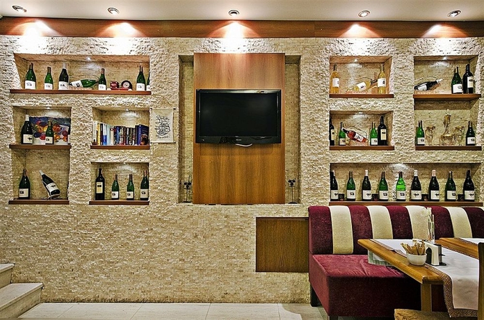 Imagen del bar/restaurante del Millennium Suites. Foto 3