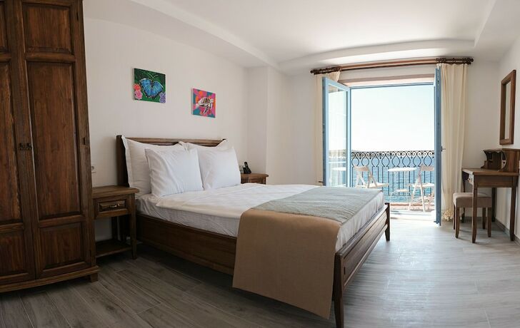 Imagen de la habitación del Mimas Marine Hotel. Foto 12