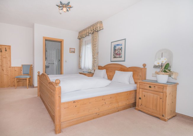 Imagen de la habitación del Mineralienhotel Natznerhof. Foto 16