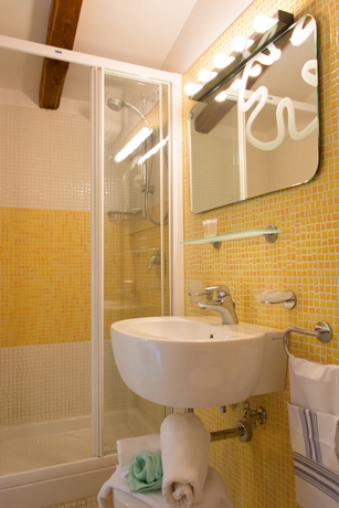 Imagen de la habitación del Minihotel Iris. Foto 9