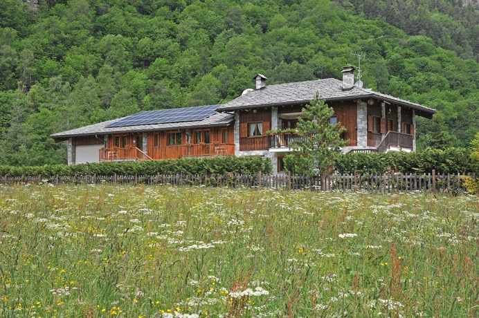 Imagen de los exteriores del Miravalle, Antey-Saint-Andre. Foto 12
