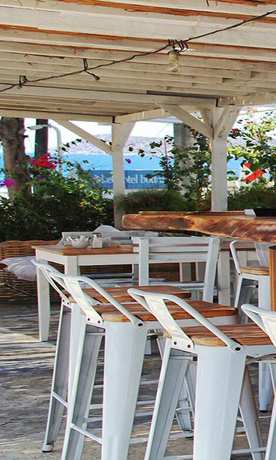 Imagen del bar/restaurante del Misket Hotel. Foto 2